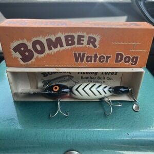 Vintage Bomber Water Dog Lure #1706